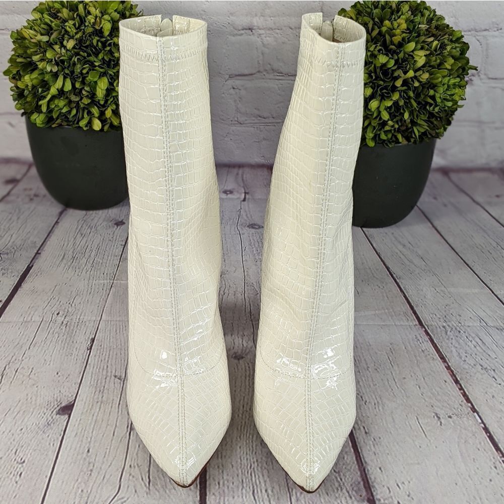 PrettyLittleThing White Croc Block Heel Point Boot - Picture 5 of 11